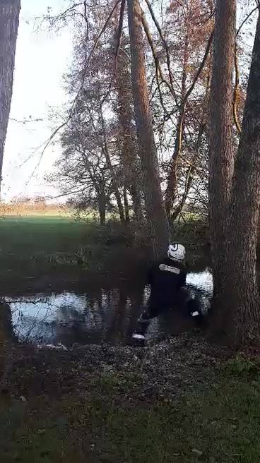 Professionnel spécialisé dans l'entretiens des berges d'un canal à Rouffiac Tolosan
