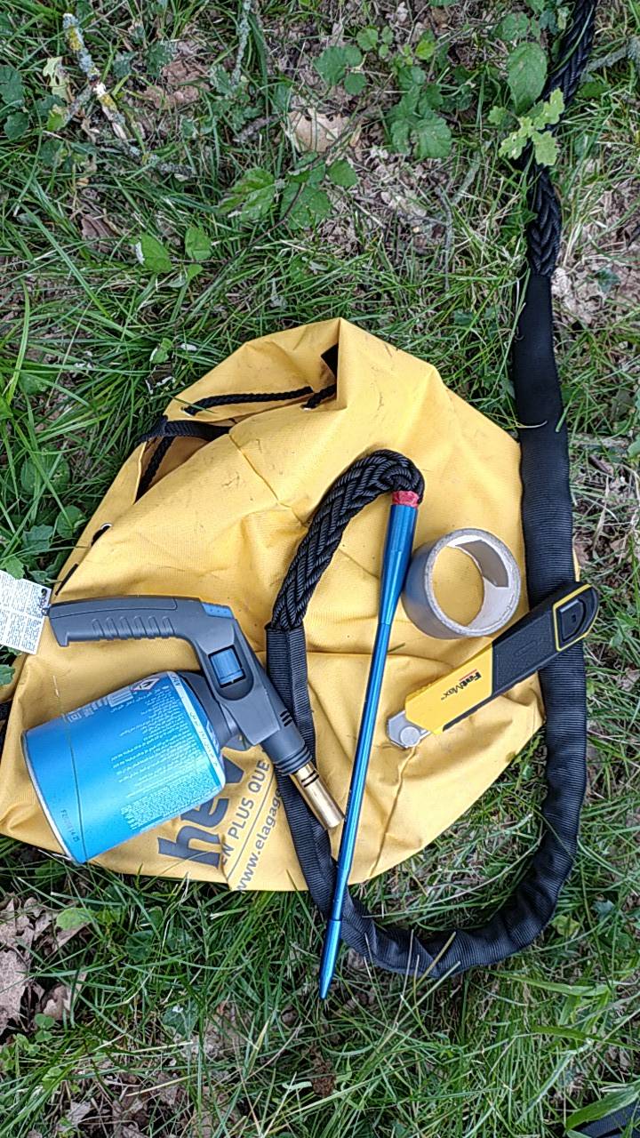 Haubanage des branches d’un grand chêne à proximité de Portet sur Garonne.
